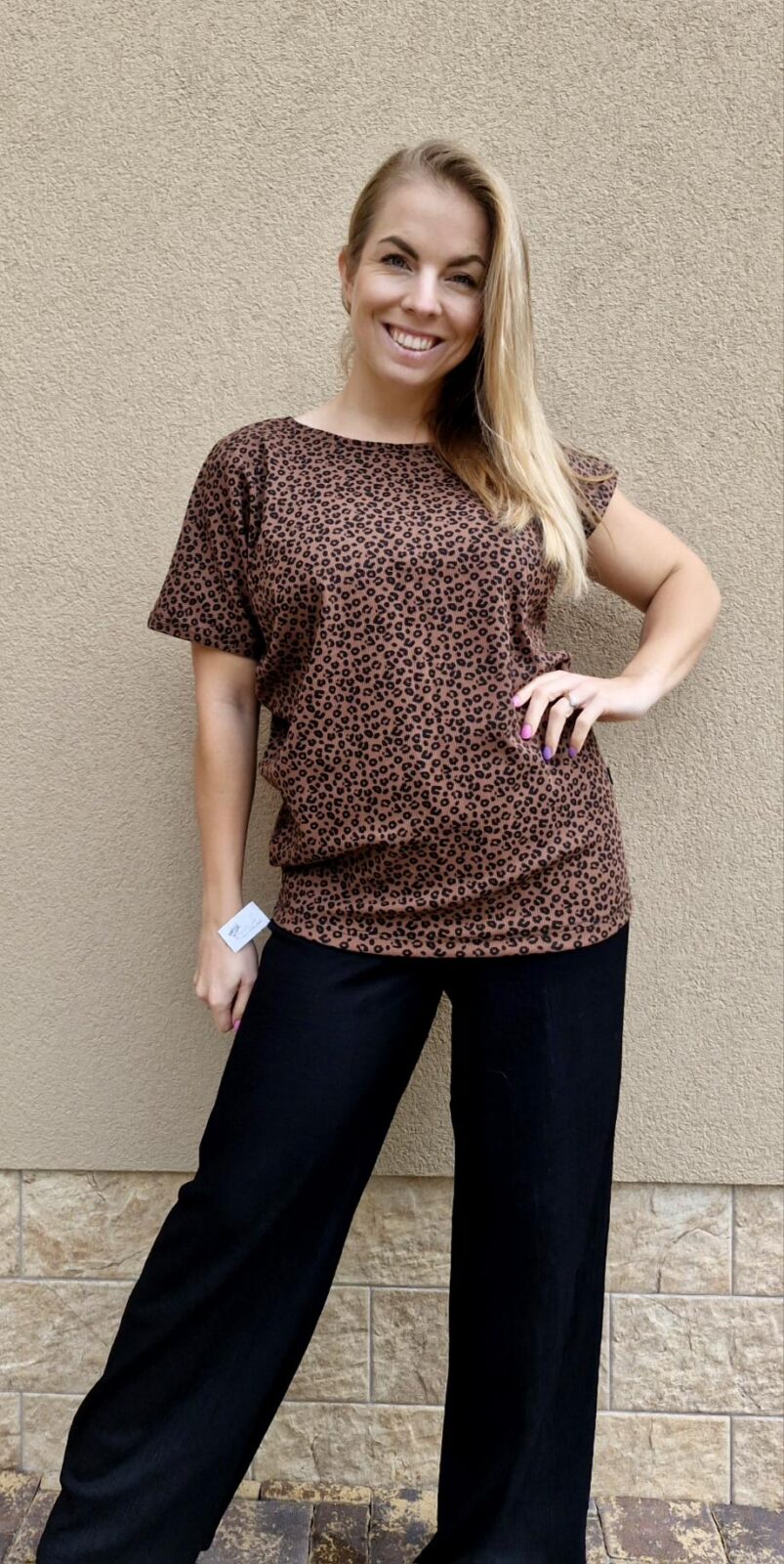 Dámské tričko Asymmetric Leopard na hnědé - Obrázek 3