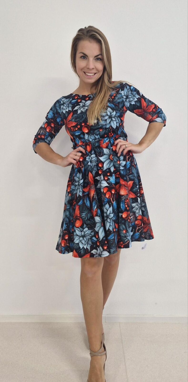 Dámské áčkové šaty Vánoční hvězda s bobulemi - Obrázek 3