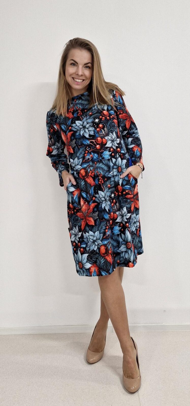 Dámské áčkové šaty Vánoční hvězda na modré - Obrázek 3