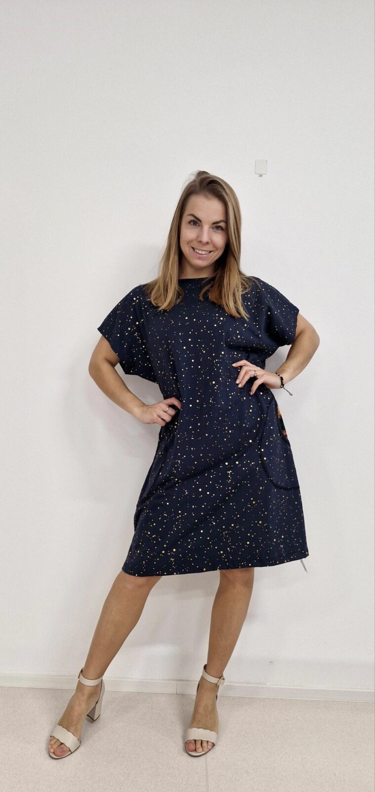 Dámské tuniko/šaty Zlaté třpytky na tmavě modré - Obrázek 3