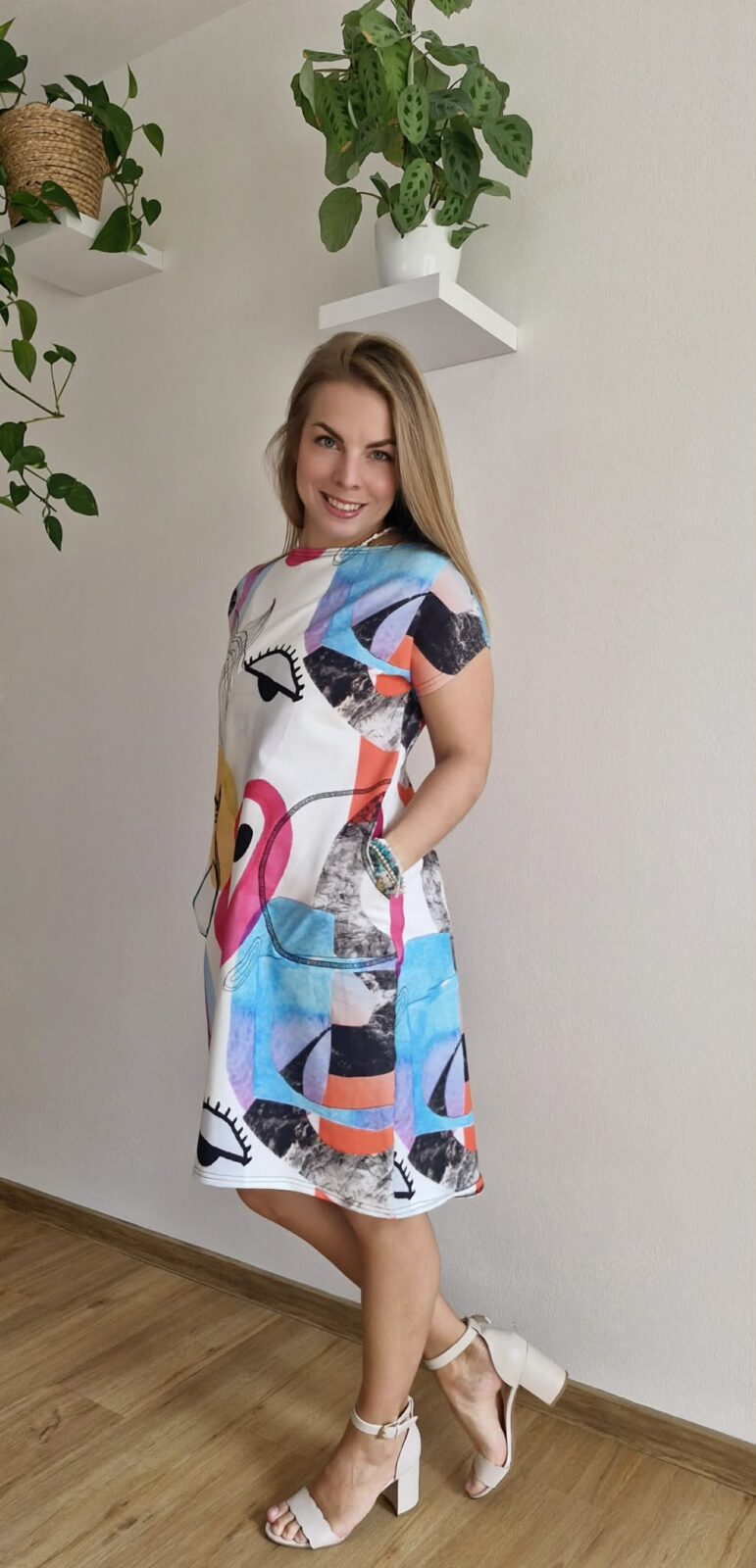 Dámské tuniko/šaty Abstrakce s obličeji - Obrázek 3