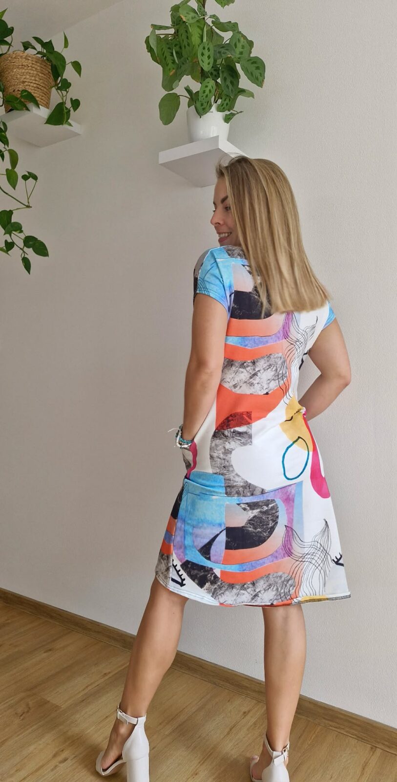 Dámské tuniko/šaty Abstrakce s obličeji - Obrázek 2